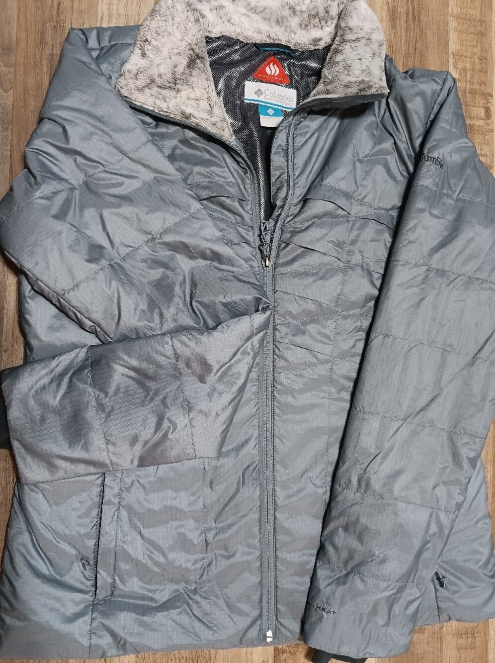 Columbia Silver-Gray Lightweight Packable Puffer Jacket